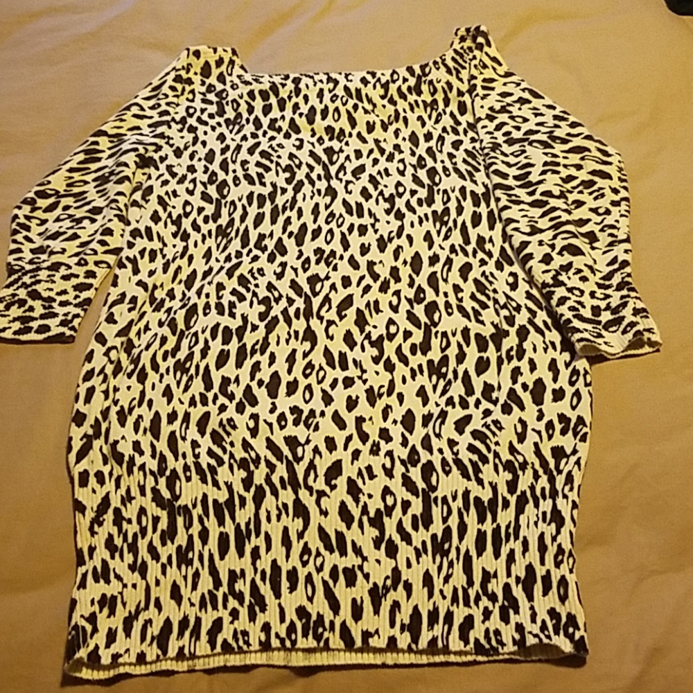 Light sweater/shirt